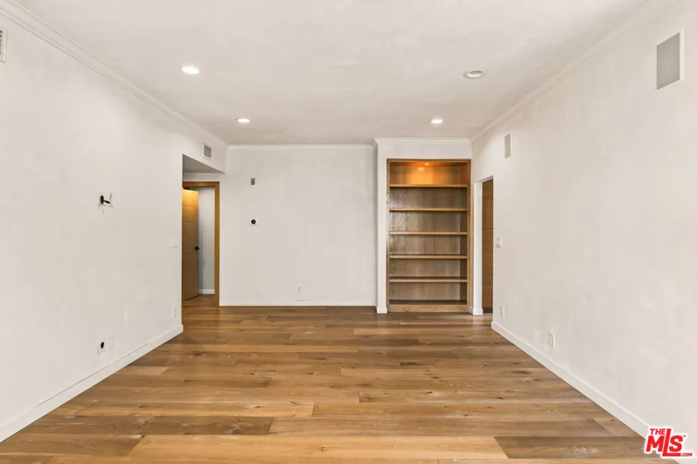 11667 Gorham Avenue #201 Los Angeles, CA 90049