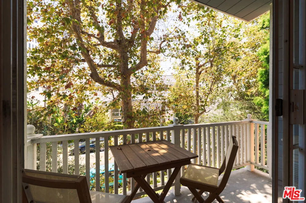 11667 Gorham Avenue #201 Los Angeles, CA 90049