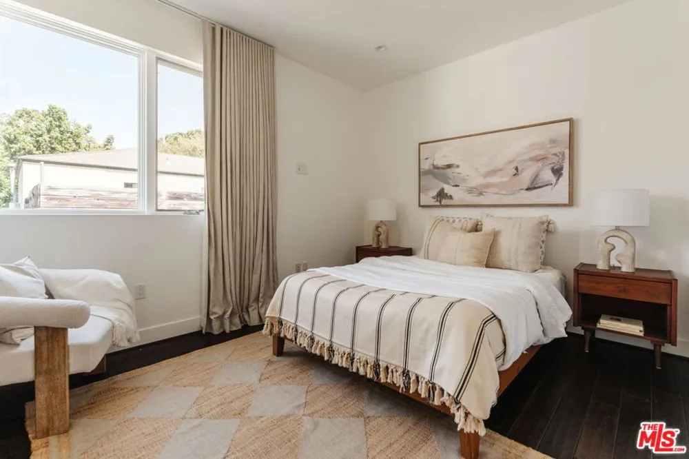 811 19th Street #2 Santa Monica, CA 90403