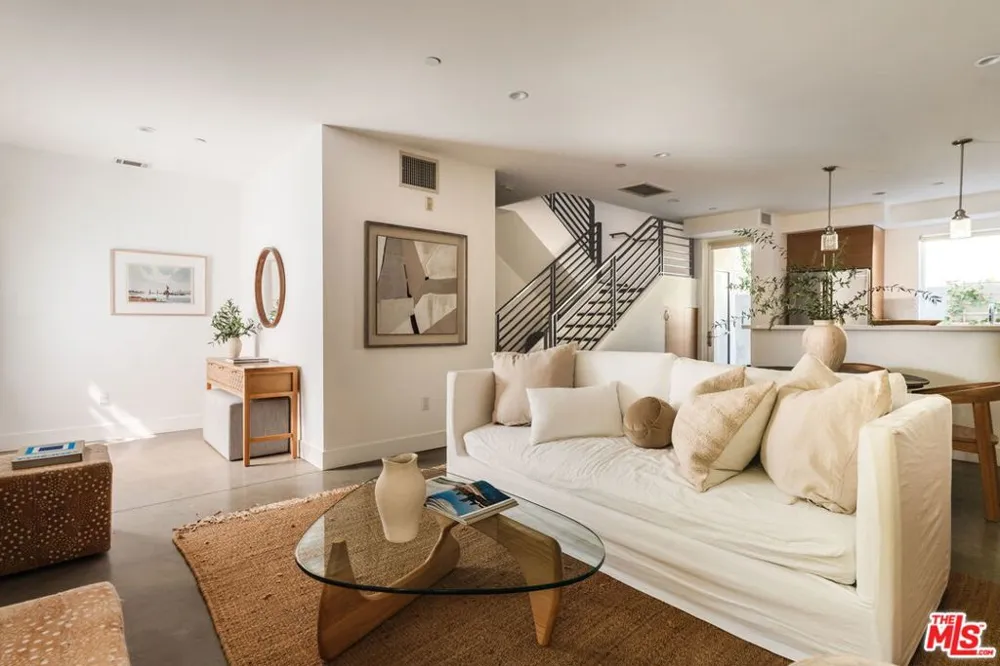 811 19th Street #2 Santa Monica, CA 90403