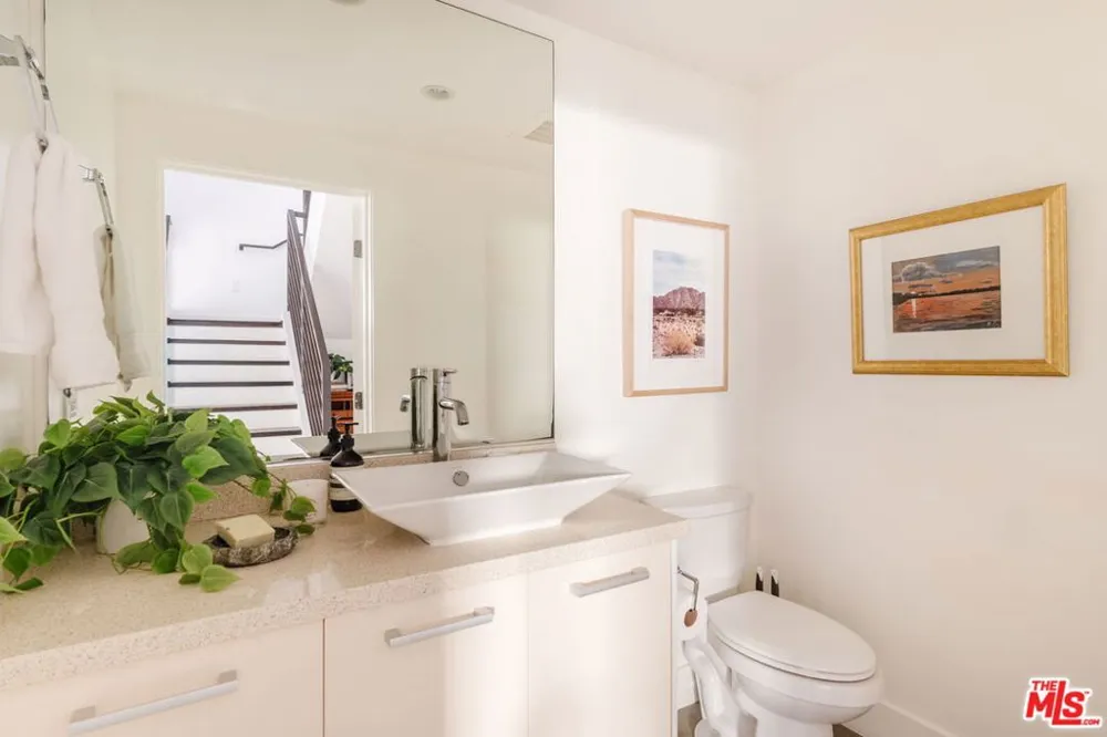 811 19th Street #2 Santa Monica, CA 90403