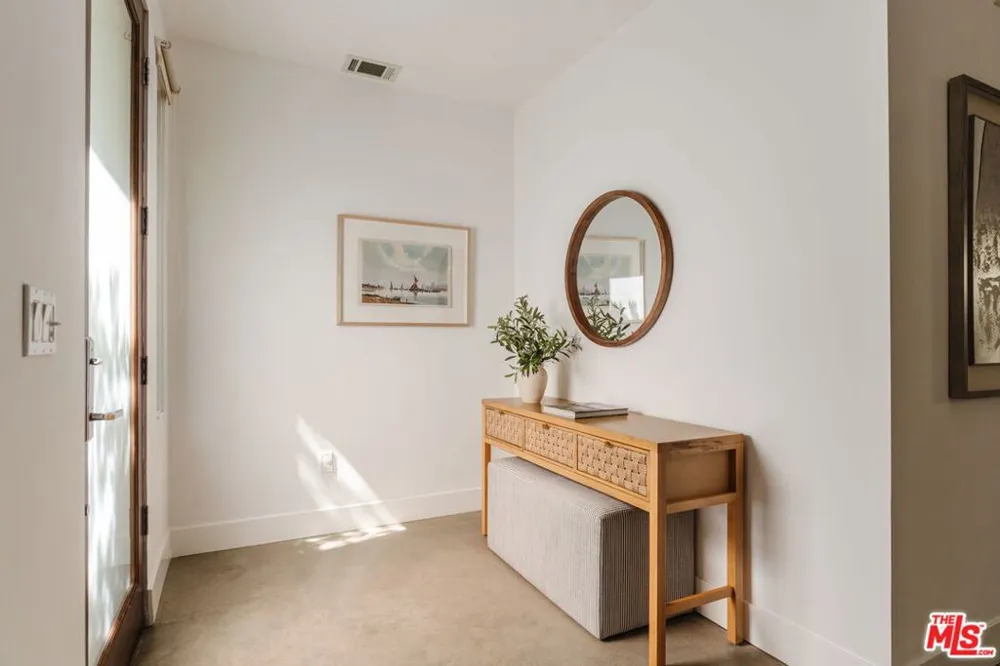 811 19th Street #2 Santa Monica, CA 90403