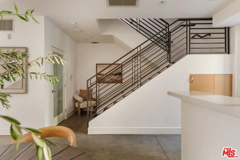811 19th Street #2 Santa Monica, CA 90403