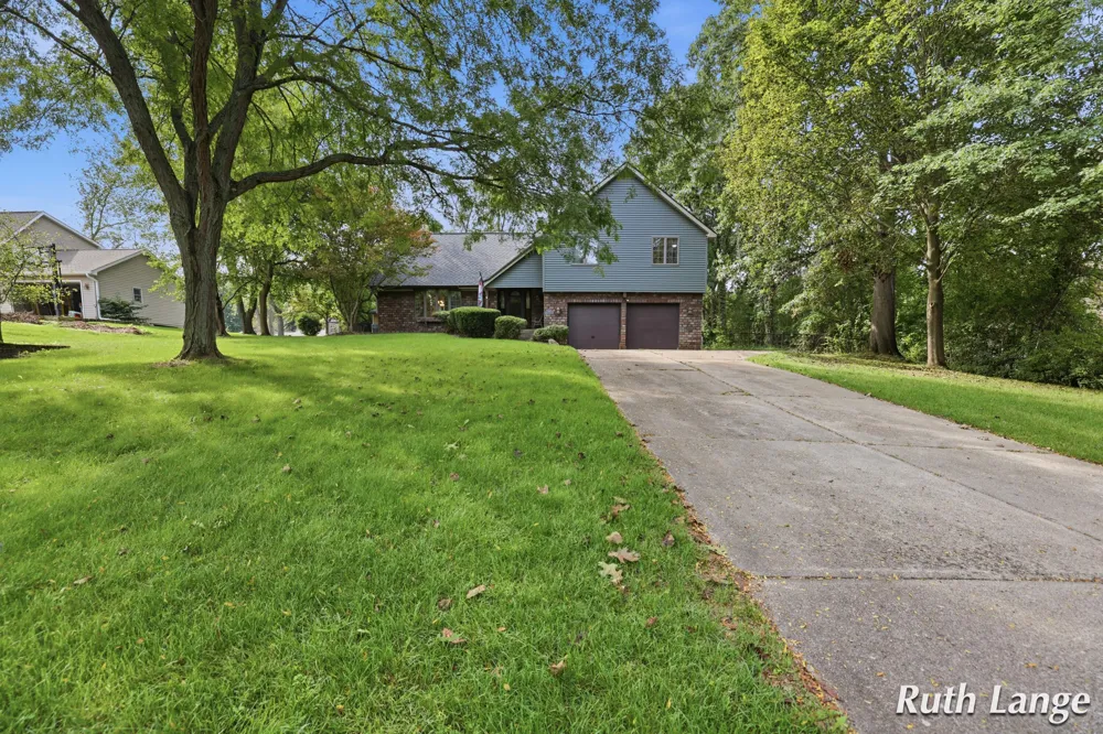 247 Trickovic Lane Battle Creek, MI 49014