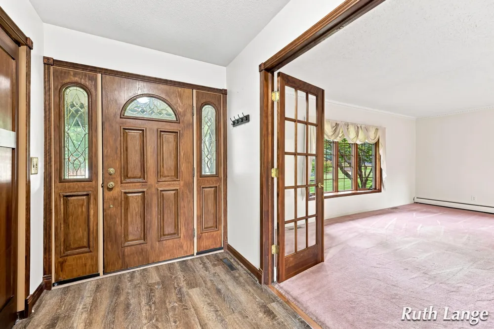 247 Trickovic Lane Battle Creek, MI 49014