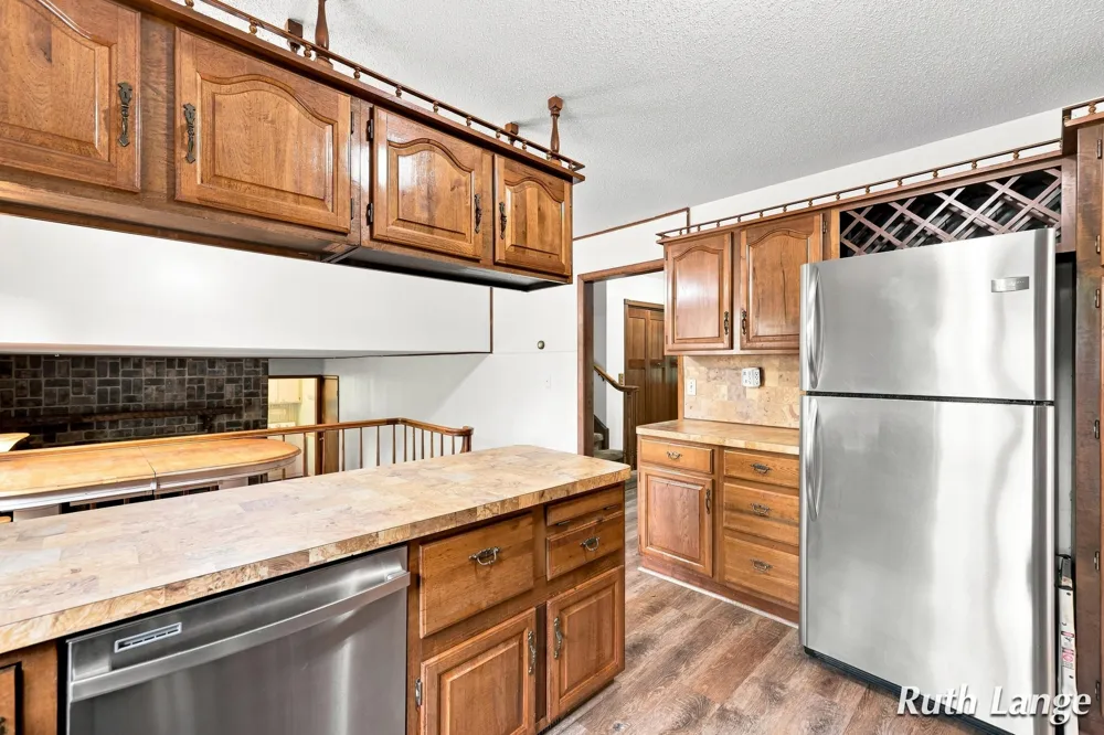 247 Trickovic Lane Battle Creek, MI 49014