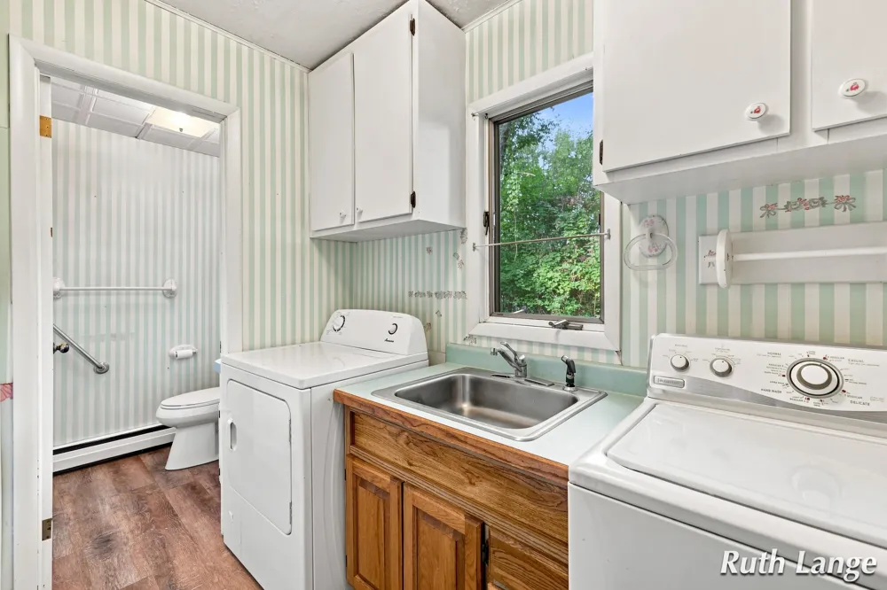 247 Trickovic Lane Battle Creek, MI 49014