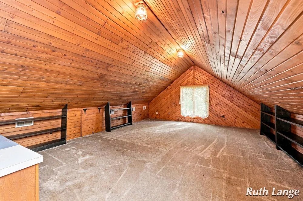 247 Trickovic Lane Battle Creek, MI 49014