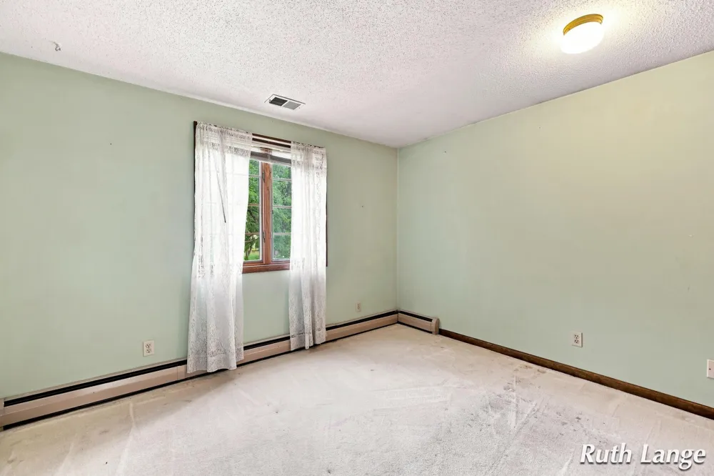 247 Trickovic Lane Battle Creek, MI 49014