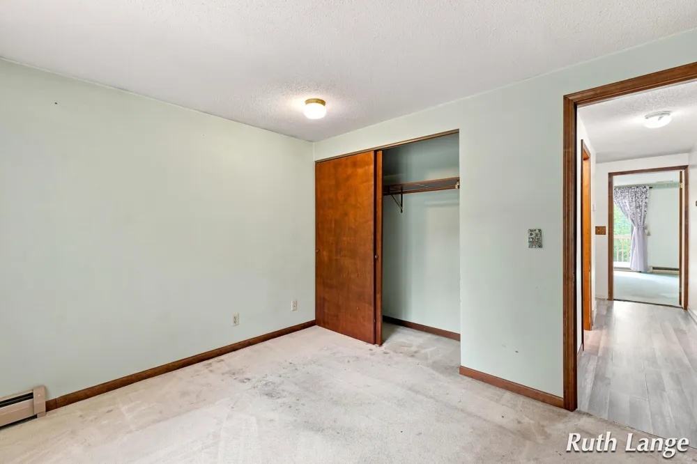 247 Trickovic Lane Battle Creek, MI 49014
