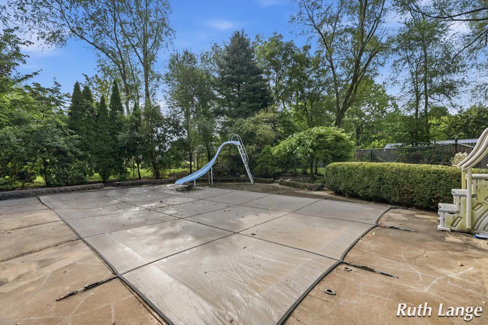247 Trickovic Lane Battle Creek, MI 49014