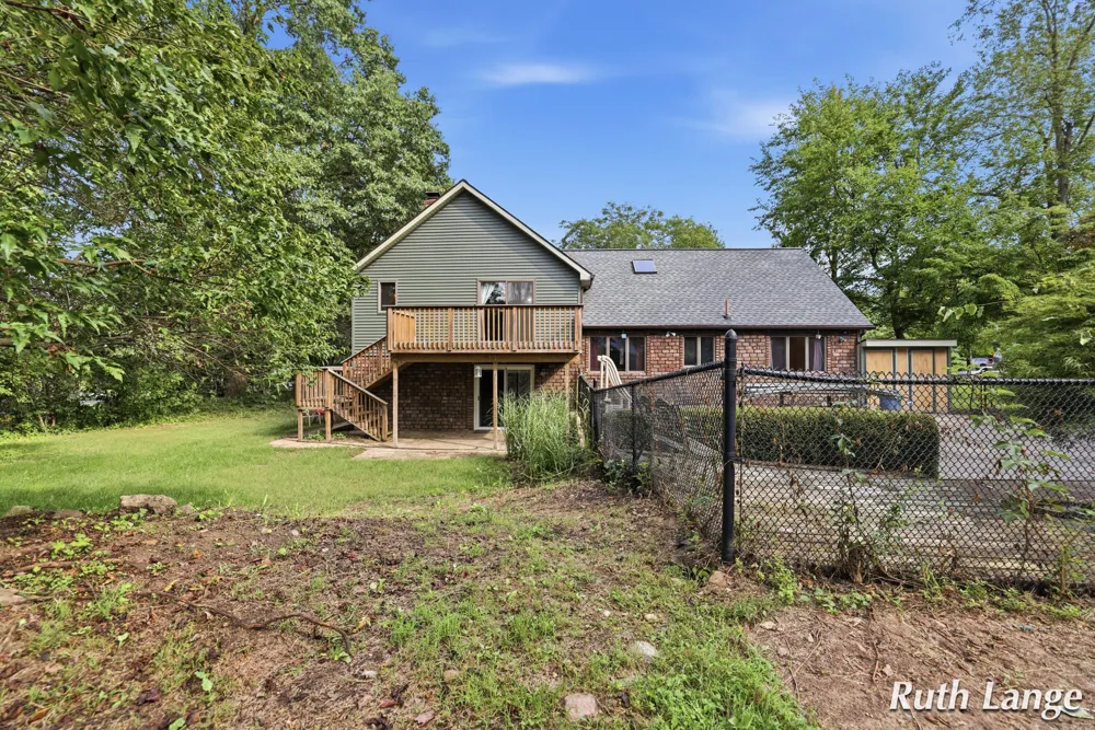 247 Trickovic Lane Battle Creek, MI 49014