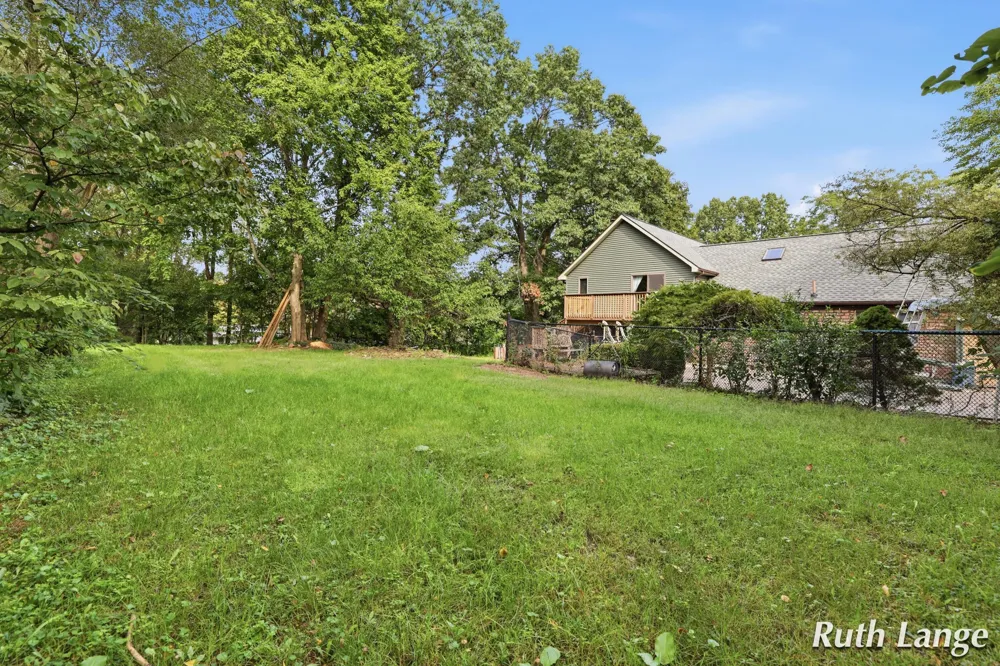 247 Trickovic Lane Battle Creek, MI 49014
