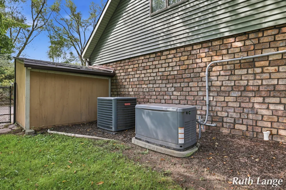247 Trickovic Lane Battle Creek, MI 49014