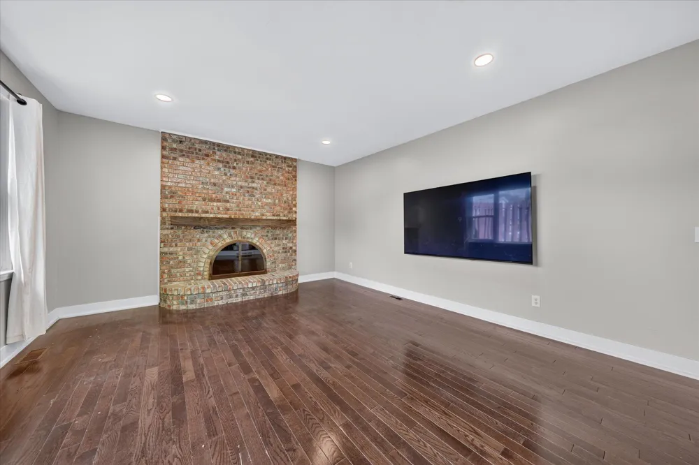 44236 Kingsley Court Canton, MI 48187