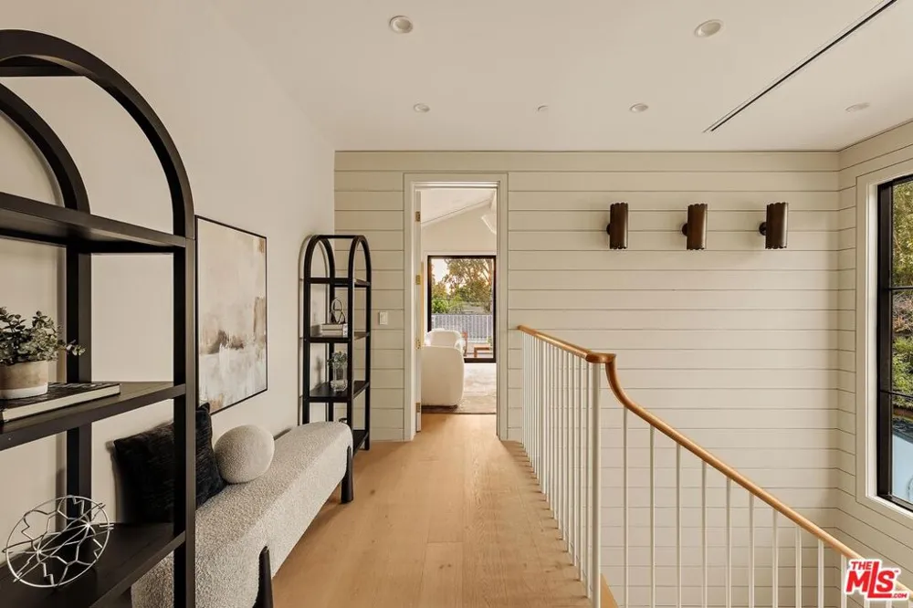 4607 Morse Avenue Sherman Oaks, CA 91423
