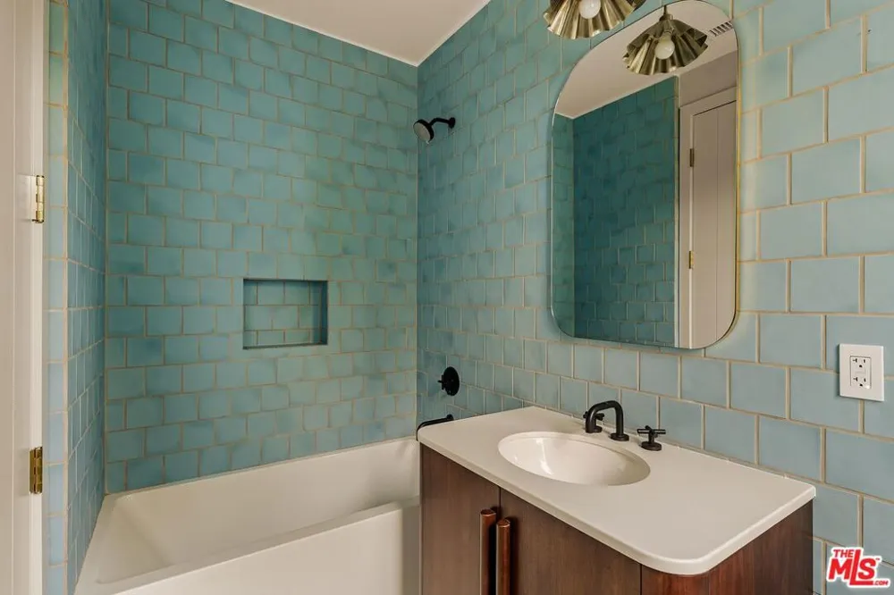 4607 Morse Avenue Sherman Oaks, CA 91423