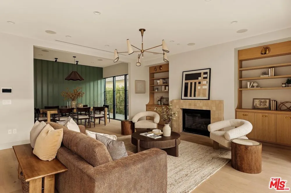 4607 Morse Avenue Sherman Oaks, CA 91423