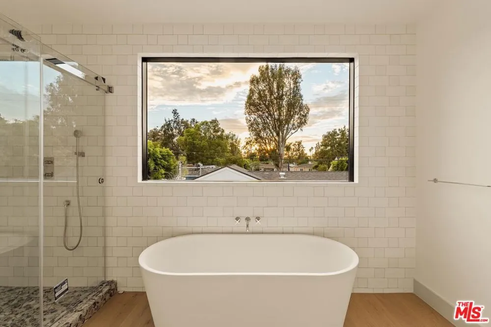 4607 Morse Avenue Sherman Oaks, CA 91423