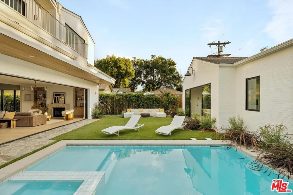 4607 Morse Avenue Sherman Oaks, CA 91423
