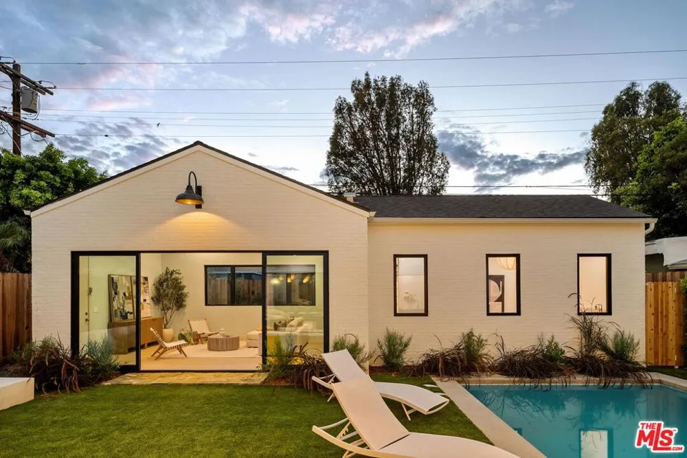 4607 Morse Avenue Sherman Oaks, CA 91423