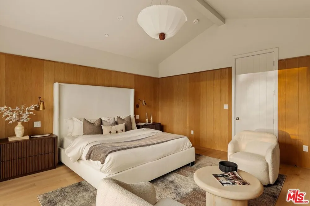 4607 Morse Avenue Sherman Oaks, CA 91423