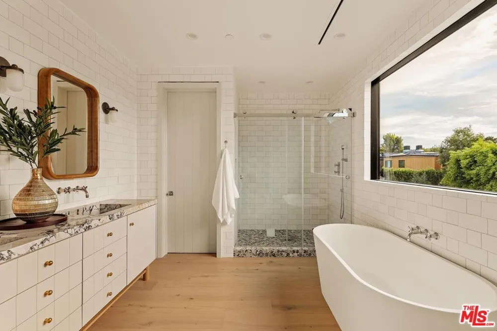 4607 Morse Avenue Sherman Oaks, CA 91423