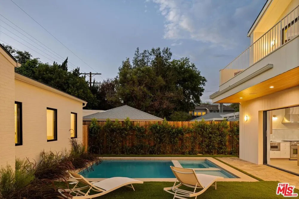 4607 Morse Avenue Sherman Oaks, CA 91423