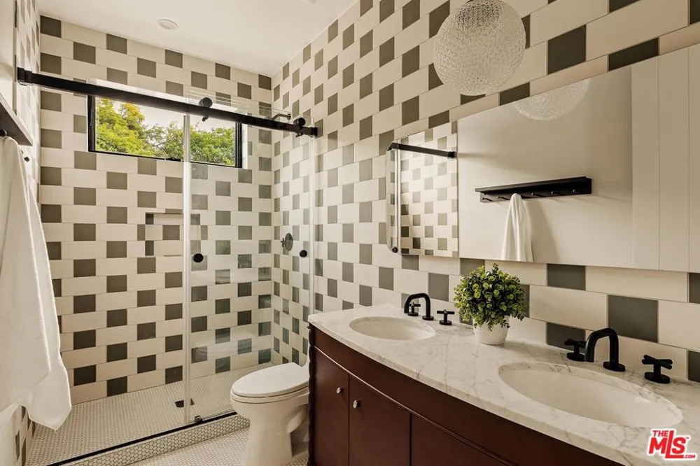 4607 Morse Avenue Sherman Oaks, CA 91423