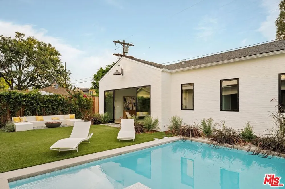4607 Morse Avenue Sherman Oaks, CA 91423