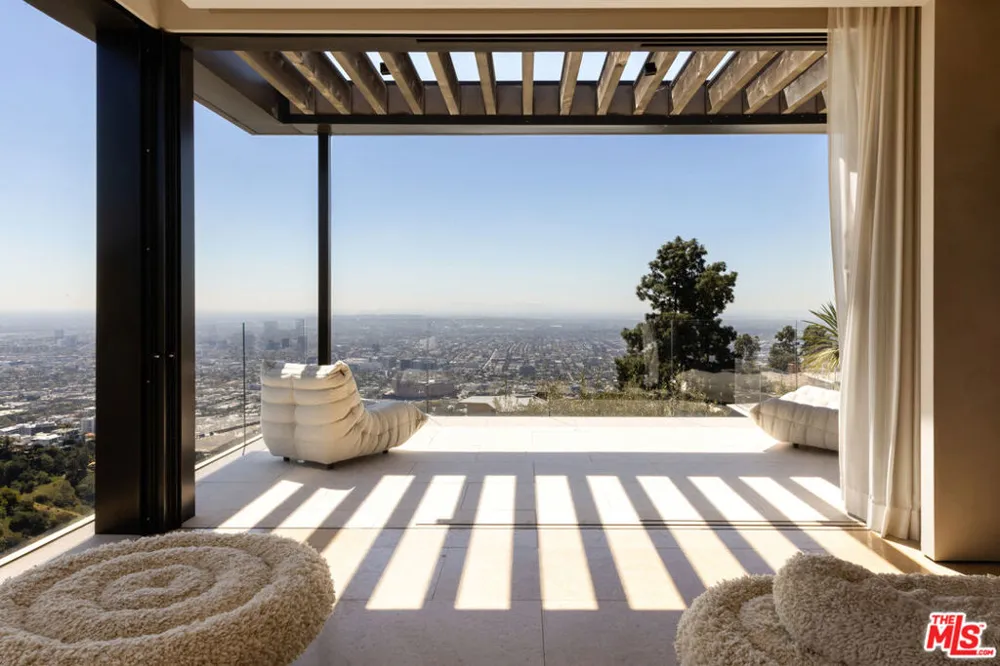 1616 Blue Jay Way Los Angeles, CA 90069