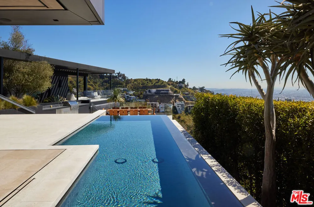 1616 Blue Jay Way Los Angeles, CA 90069