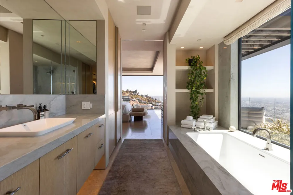 1616 Blue Jay Way Los Angeles, CA 90069