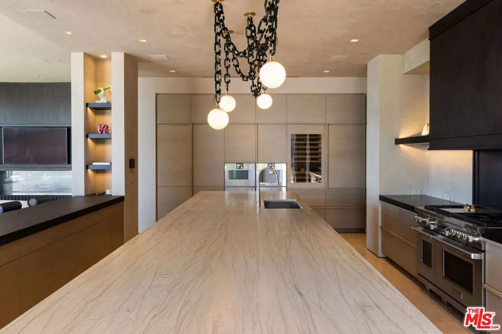 1616 Blue Jay Way Los Angeles, CA 90069