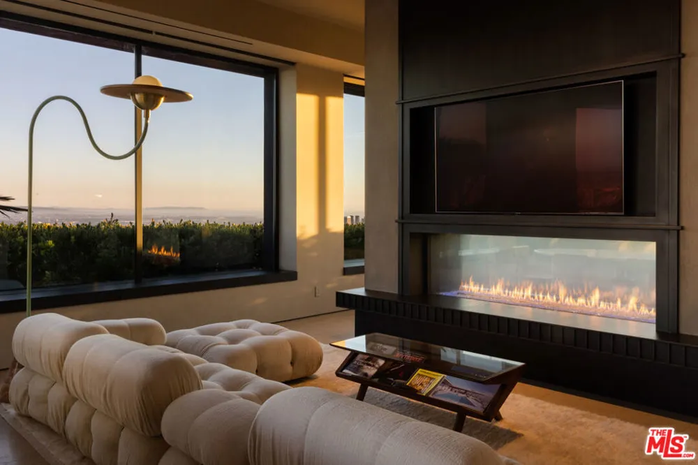 1616 Blue Jay Way Los Angeles, CA 90069