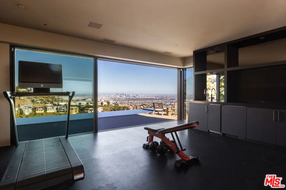 1616 Blue Jay Way Los Angeles, CA 90069