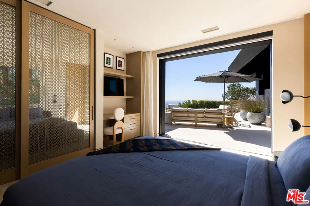 1616 Blue Jay Way Los Angeles, CA 90069