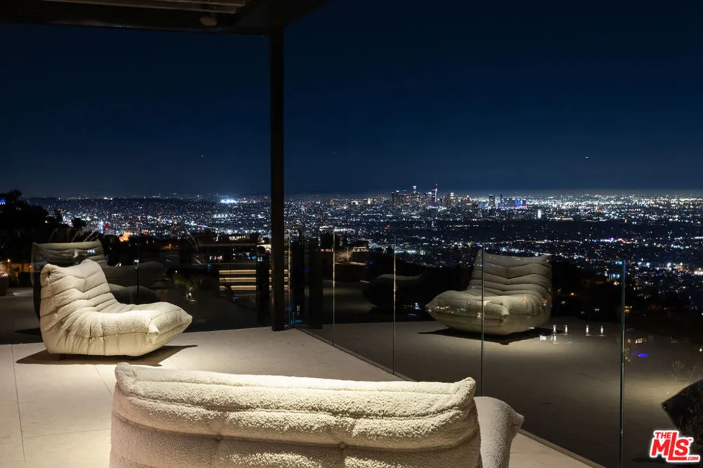 1616 Blue Jay Way Los Angeles, CA 90069
