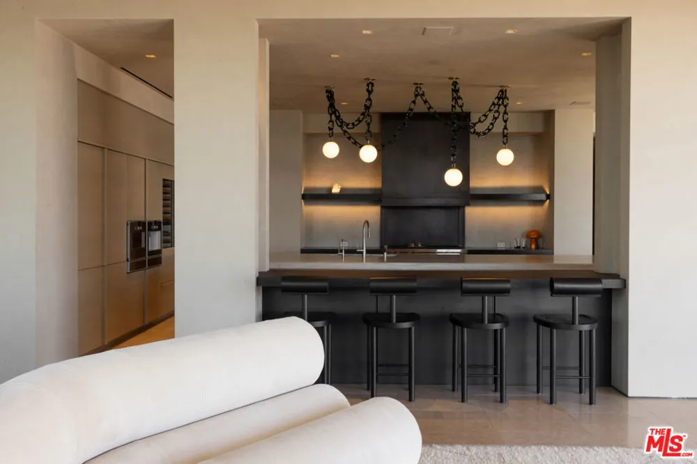 1616 Blue Jay Way Los Angeles, CA 90069