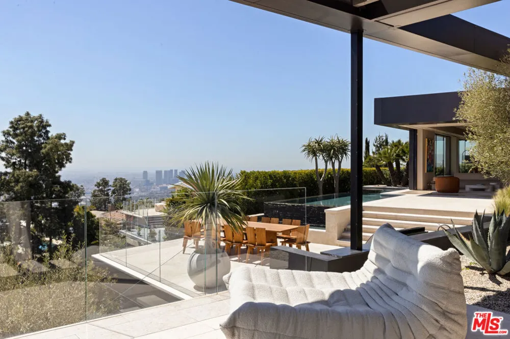 1616 Blue Jay Way Los Angeles, CA 90069