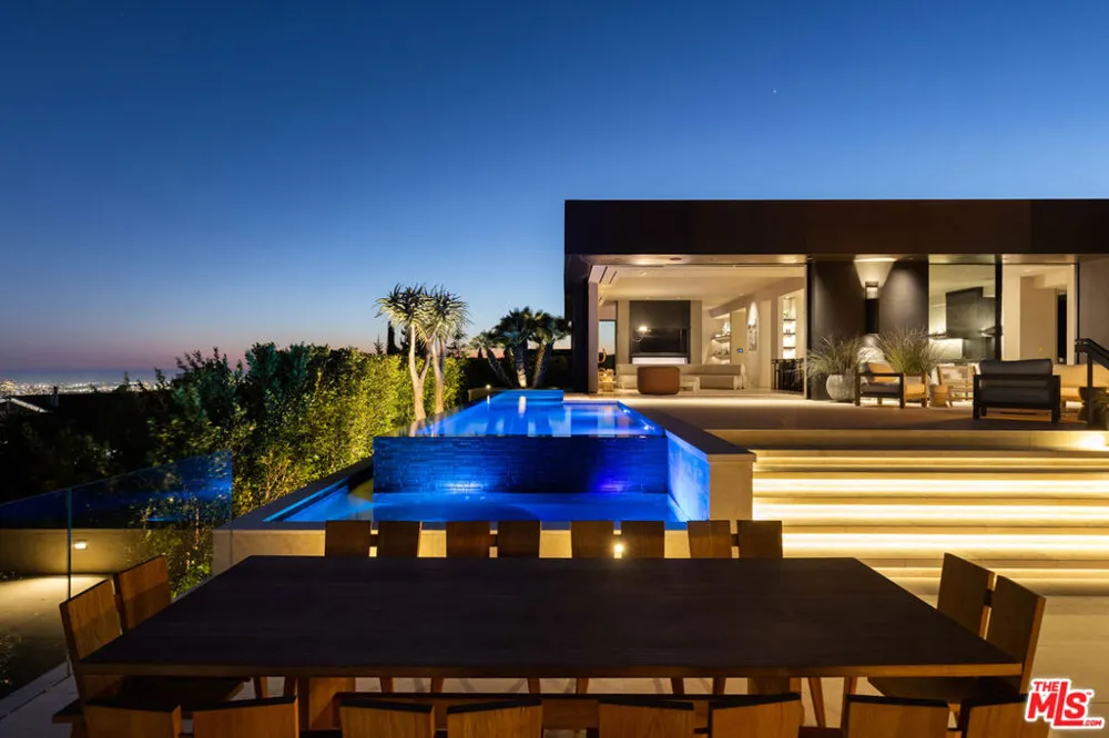 1616 Blue Jay Way Los Angeles, CA 90069