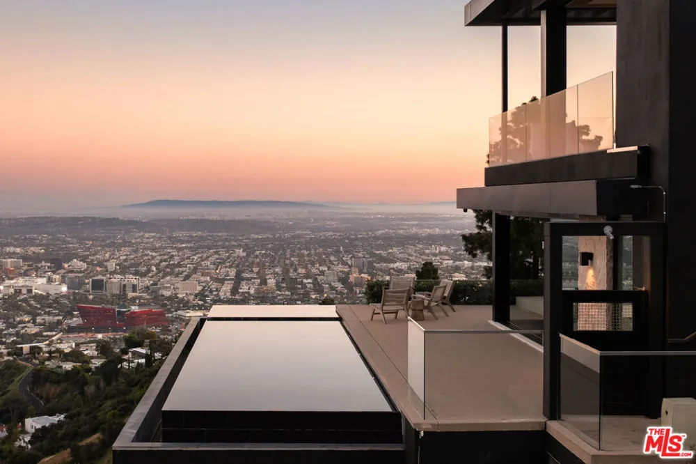 1616 Blue Jay Way Los Angeles, CA 90069