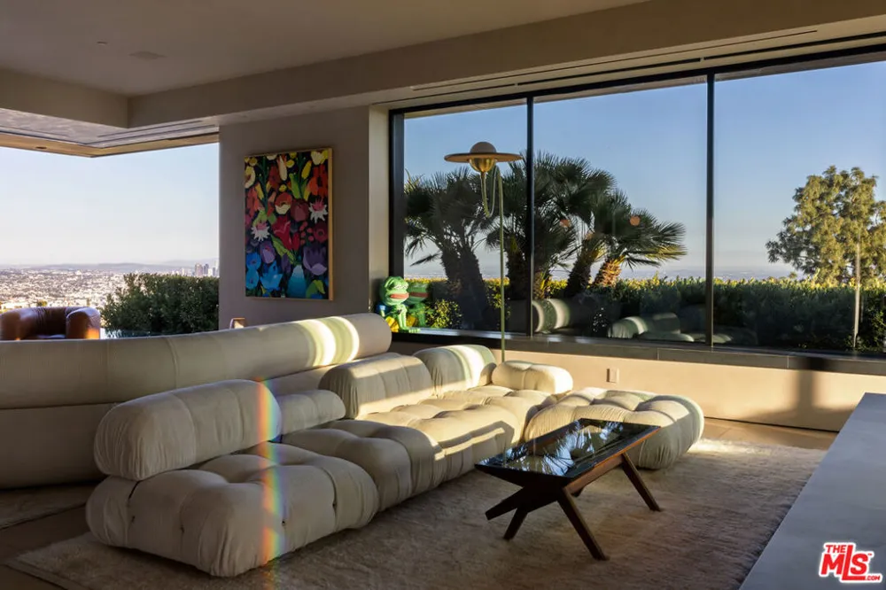 1616 Blue Jay Way Los Angeles, CA 90069
