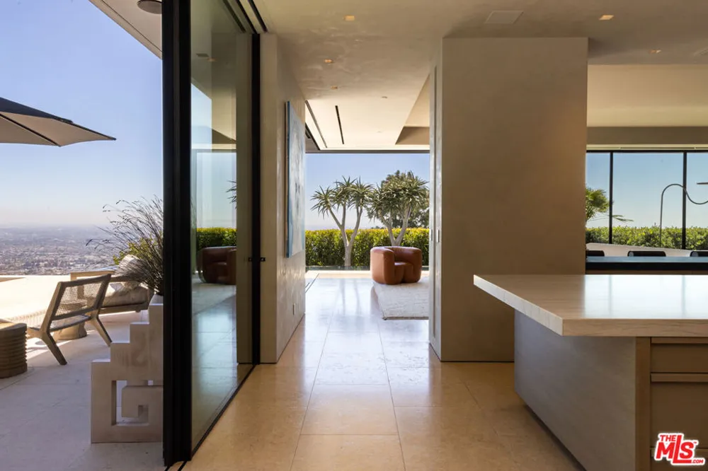 1616 Blue Jay Way Los Angeles, CA 90069