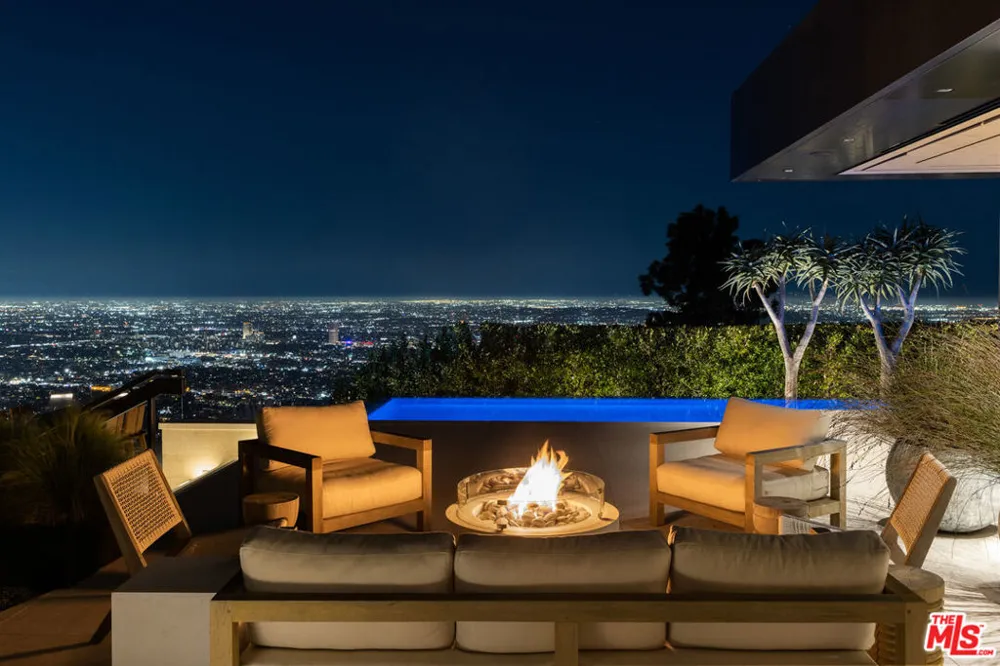 1616 Blue Jay Way Los Angeles, CA 90069