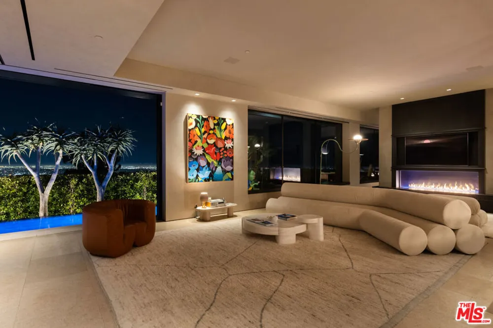 1616 Blue Jay Way Los Angeles, CA 90069