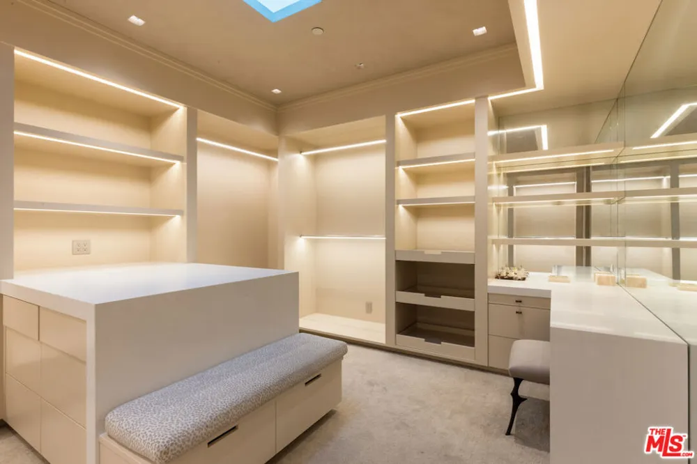 1616 Blue Jay Way Los Angeles, CA 90069