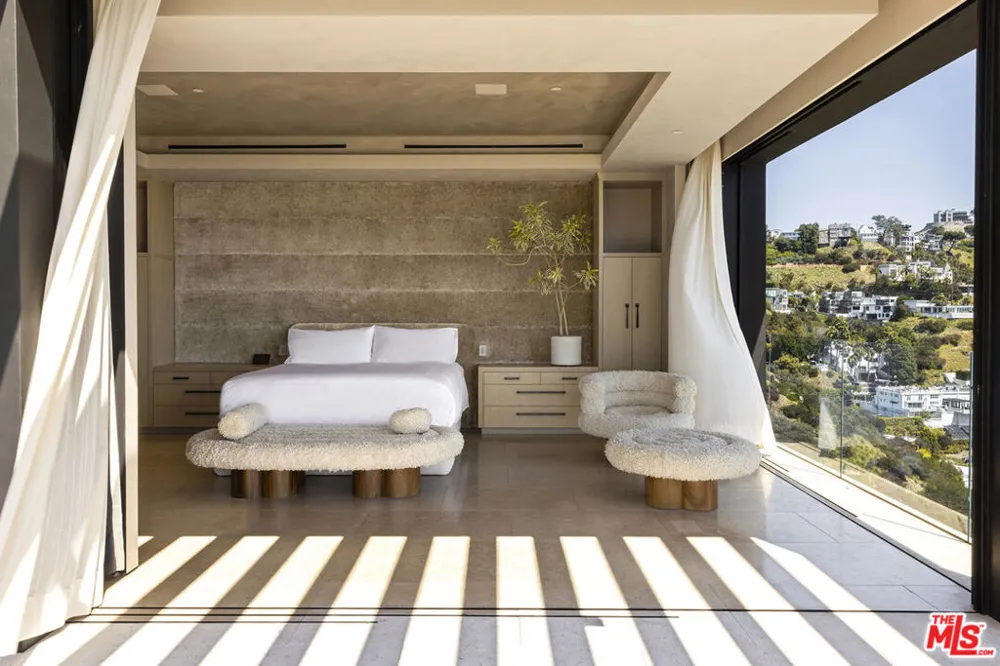 1616 Blue Jay Way Los Angeles, CA 90069
