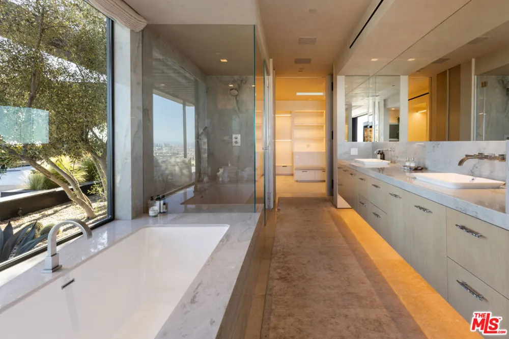 1616 Blue Jay Way Los Angeles, CA 90069