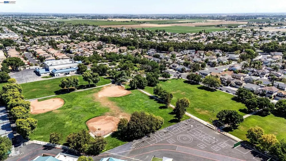 52 Redberry Loop Brentwood, CA 94513